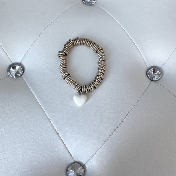 Mixed metαls brαcelet — Silver & White heαrt 🤍🖤 - Picture 4 of 5